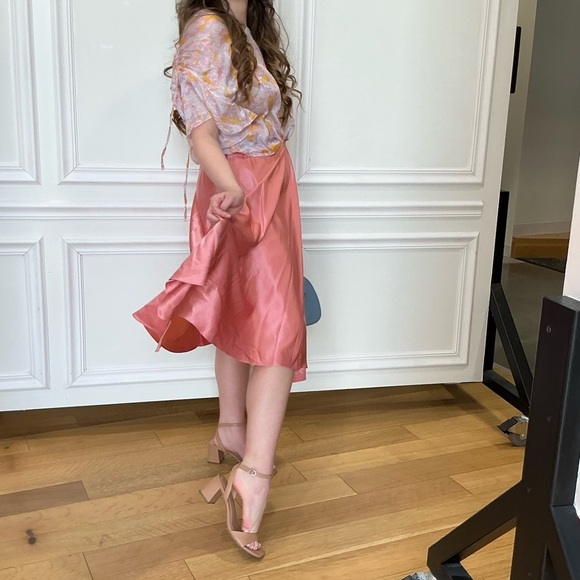 Alice + Olivia Elegant asymetrical Pink Satin Skirt - Picture 6 of 14